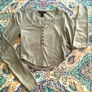 Forever 21 small long sleeve green crop top